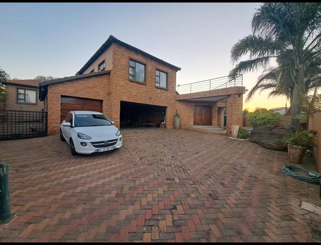 4 BEDROOM HOUSE FOR SALE IN STONERIDGE